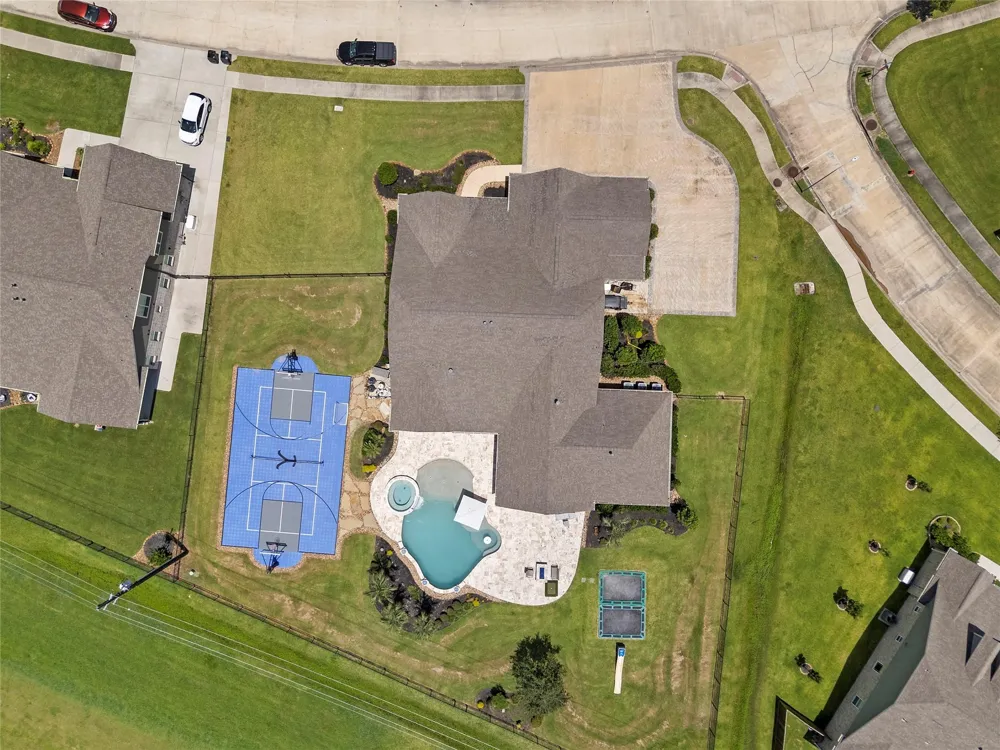14214 Meadowlands Drive Mont Belvieu, TX 77523