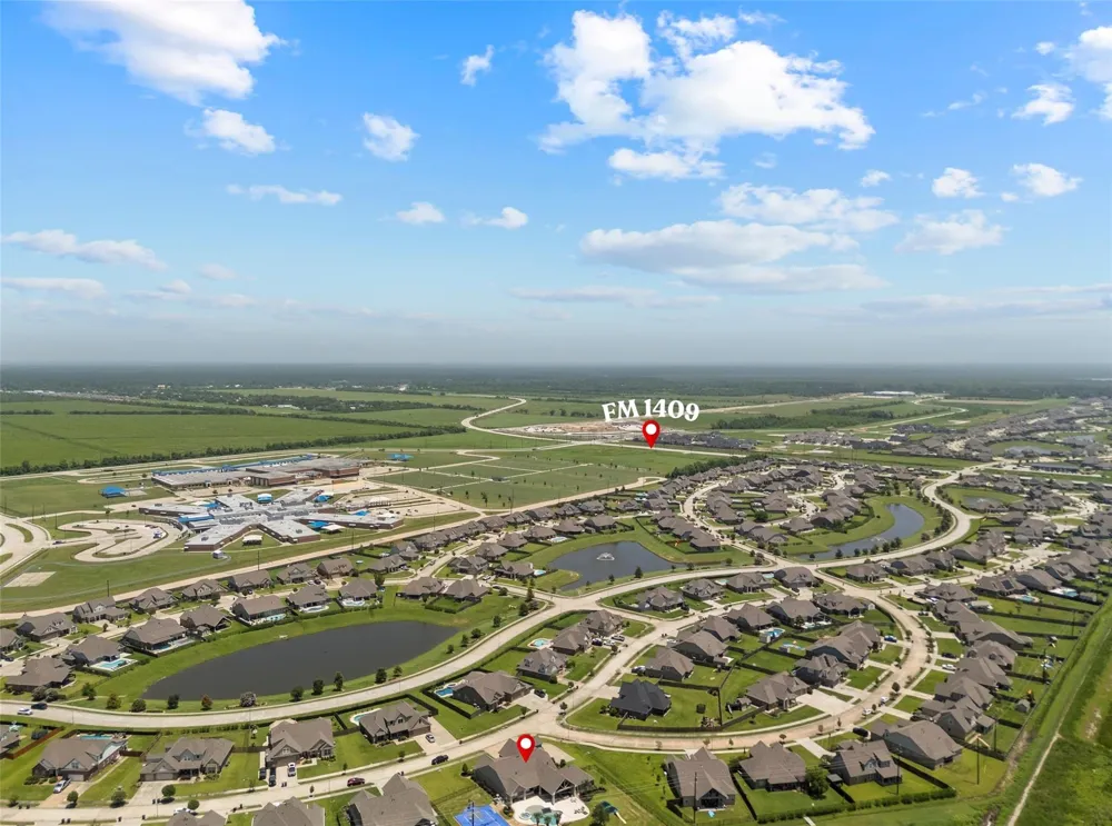 14214 Meadowlands Drive Mont Belvieu, TX 77523