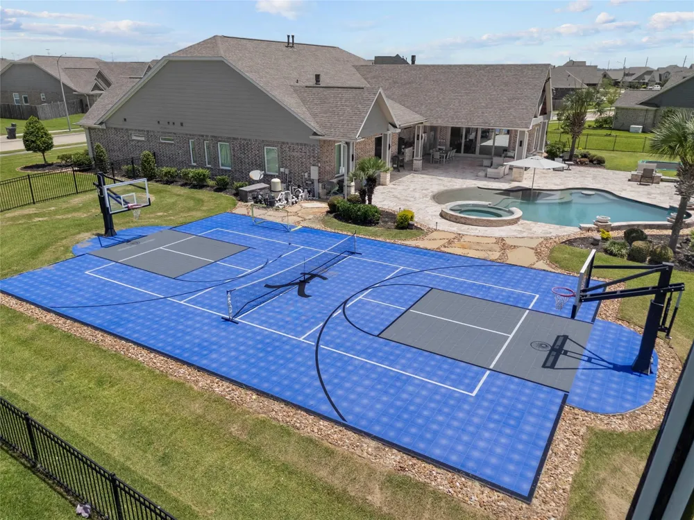 14214 Meadowlands Drive Mont Belvieu, TX 77523