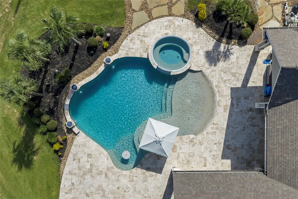 14214 Meadowlands Drive Mont Belvieu, TX 77523