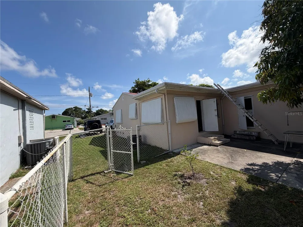2447 ARTHUR STREET Hollywood, FL 33020