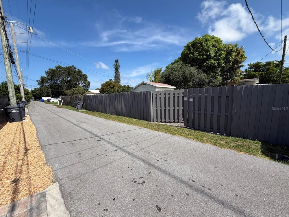 2447 ARTHUR STREET Hollywood, FL 33020