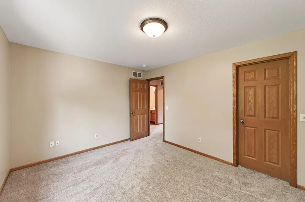 833 Glen Road Newport, MN 55055