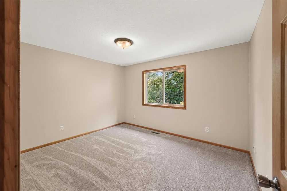 833 Glen Road Newport, MN 55055