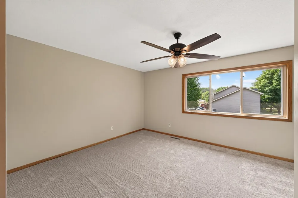 833 Glen Road Newport, MN 55055