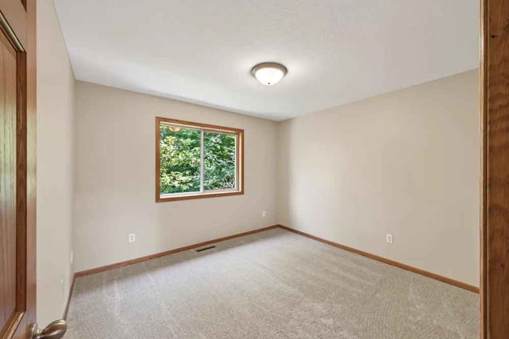 833 Glen Road Newport, MN 55055