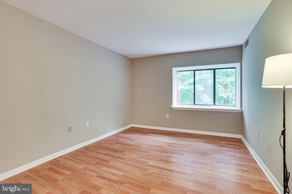 2210 SPRINGWOOD DRIVE #207 Reston, VA 20191
