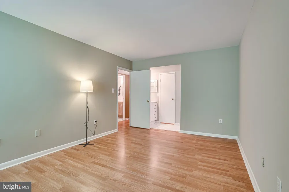 2210 SPRINGWOOD DRIVE #207 Reston, VA 20191