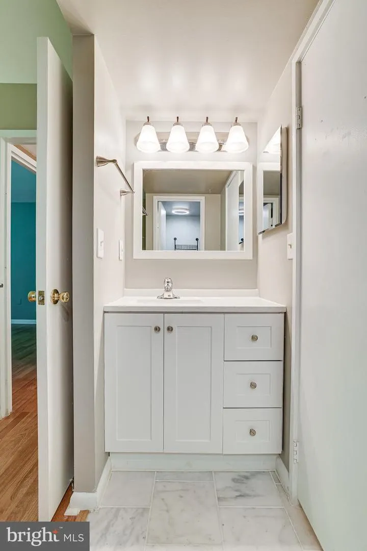 2210 SPRINGWOOD DRIVE #207 Reston, VA 20191