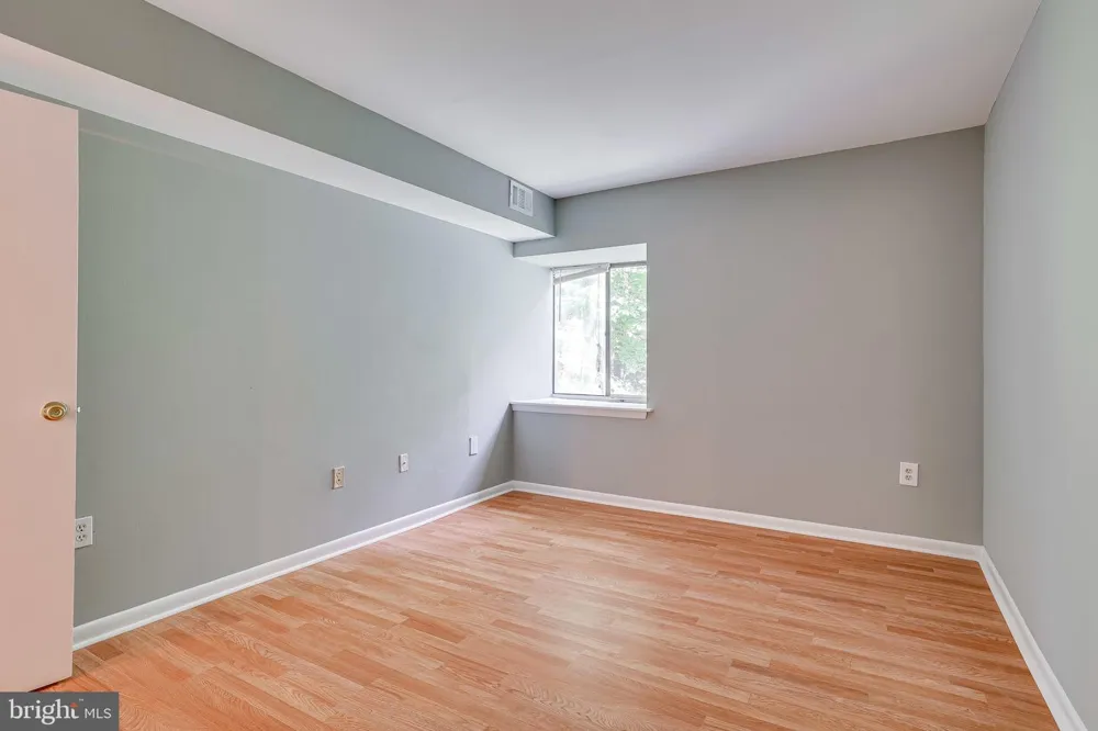 2210 SPRINGWOOD DRIVE #207 Reston, VA 20191