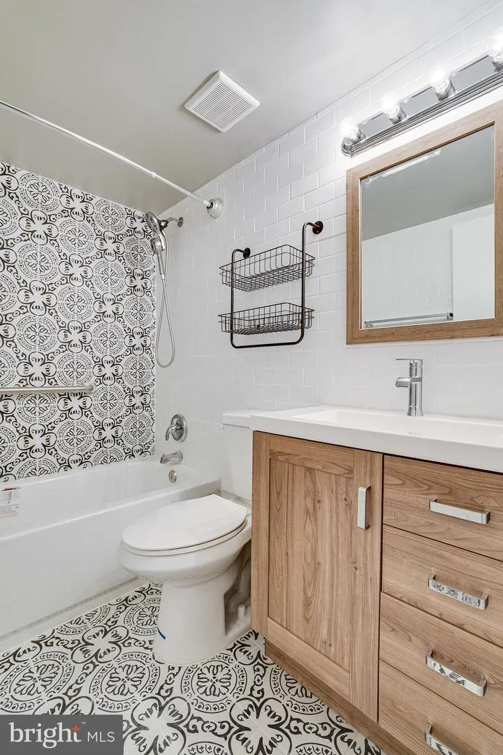 2210 SPRINGWOOD DRIVE #207 Reston, VA 20191