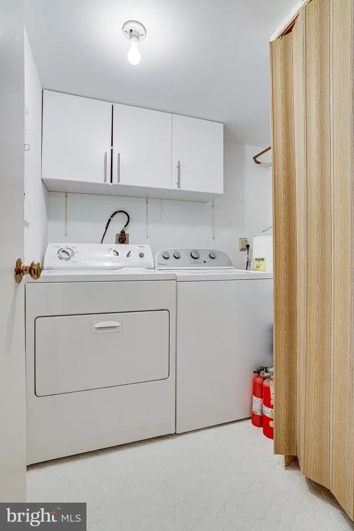 2210 SPRINGWOOD DRIVE #207 Reston, VA 20191
