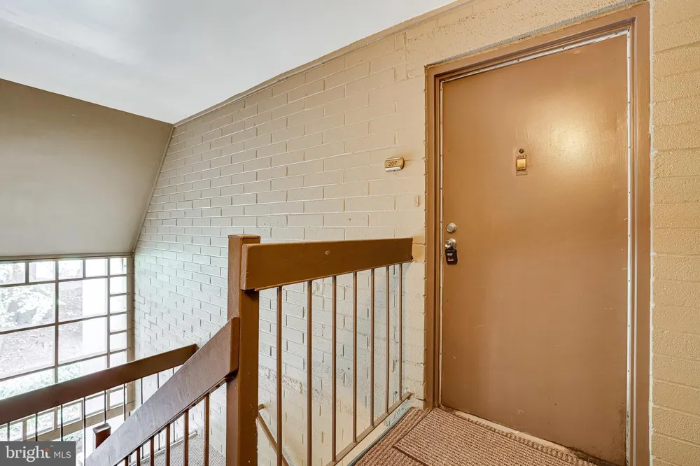 2210 SPRINGWOOD DRIVE #207 Reston, VA 20191