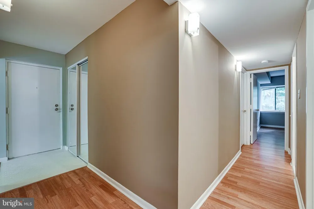 2210 SPRINGWOOD DRIVE #207 Reston, VA 20191