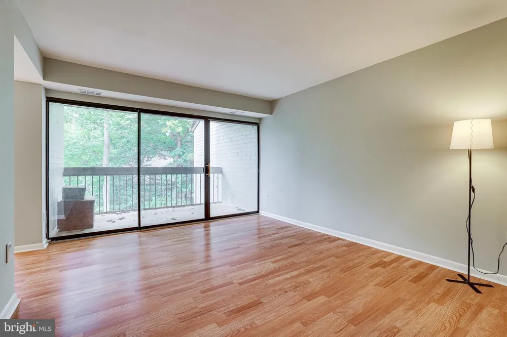 2210 SPRINGWOOD DRIVE #207 Reston, VA 20191