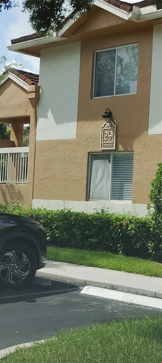 729 729 #729 Plantation, FL 33324