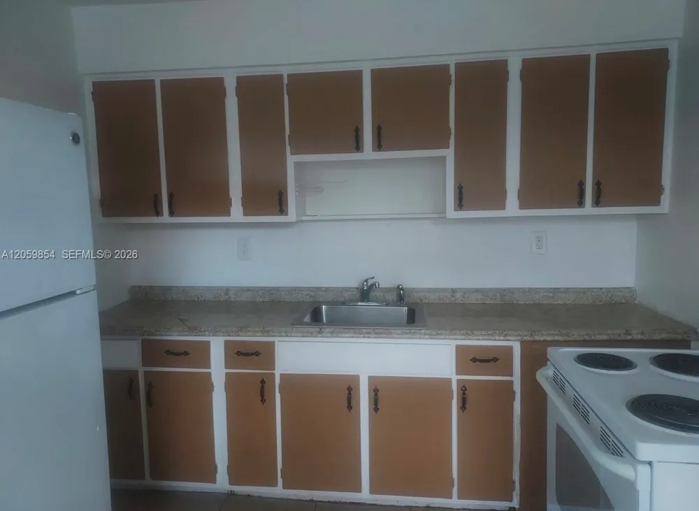1732 NW 75th St #1732 Miami, FL 33147