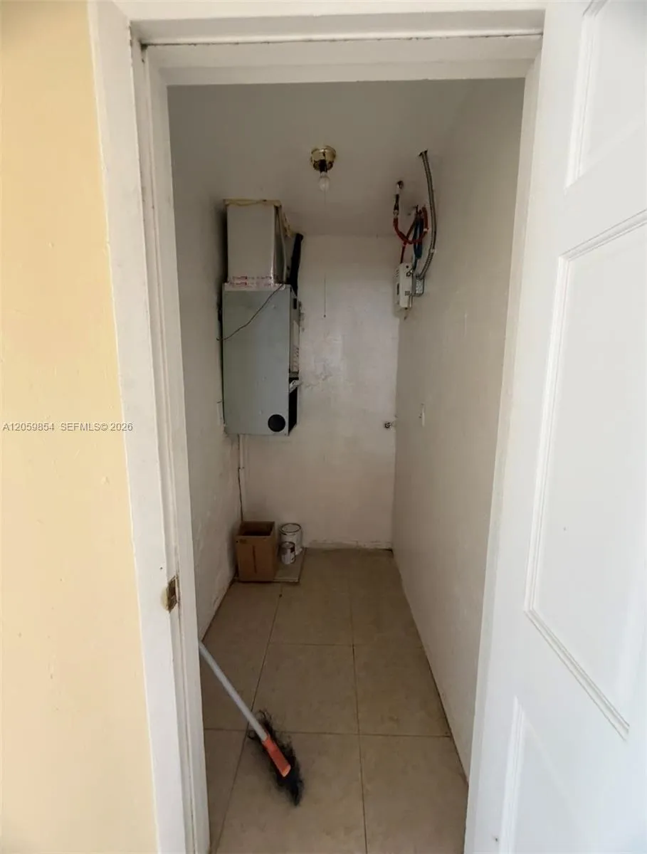 1732 NW 75th St #1732 Miami, FL 33147