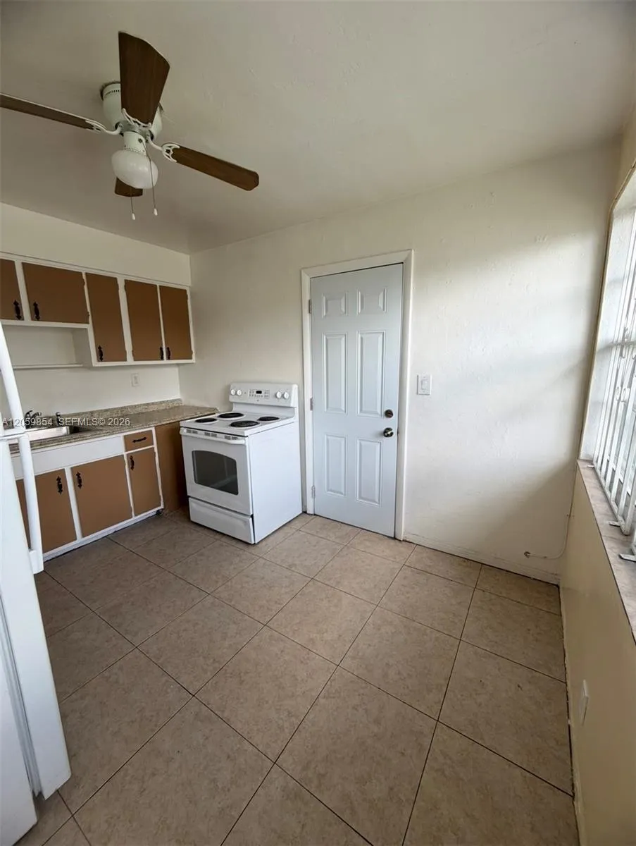 1732 NW 75th St #1732 Miami, FL 33147