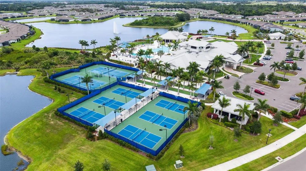 9454 BALLASTER POINTE LOOP Parrish, FL 34219