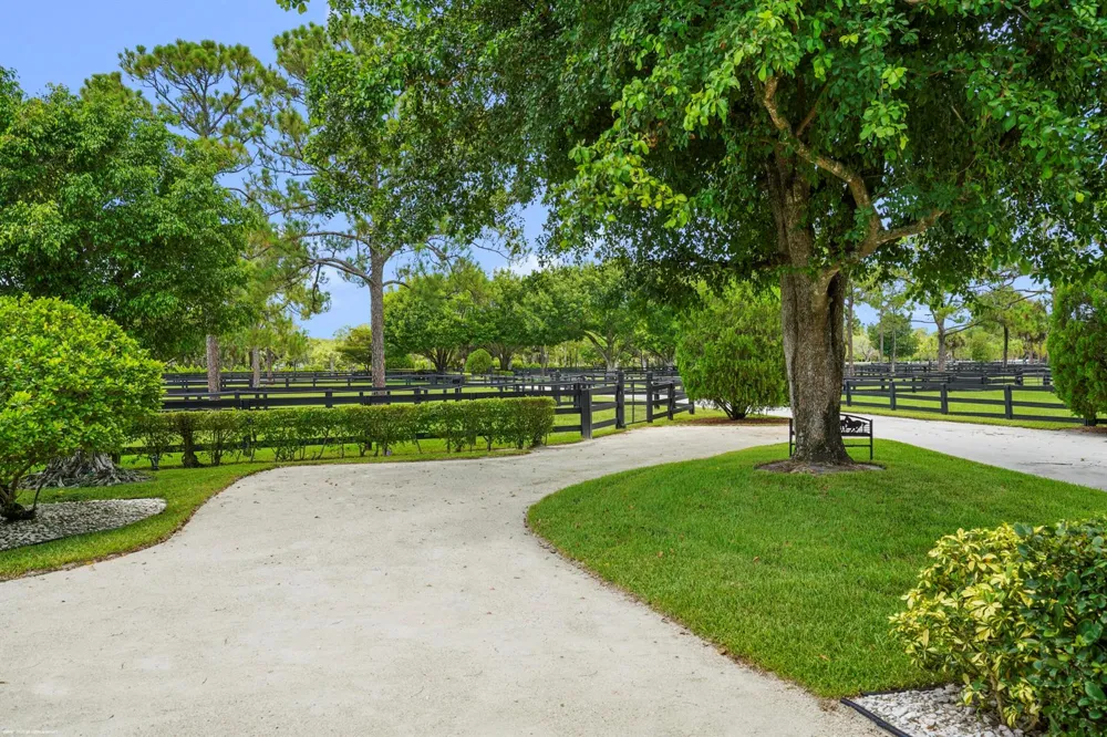 2740 Buck Ridge Trail Loxahatchee, FL 33470