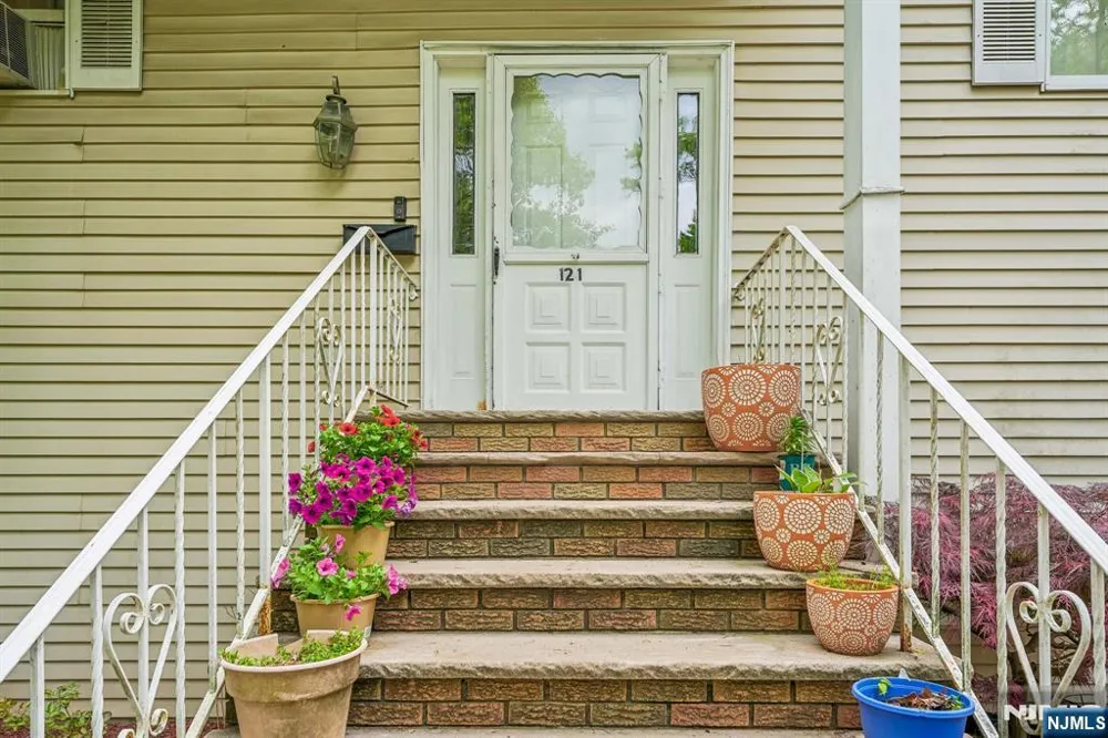 121 Wood Street Englewood, NJ 07631