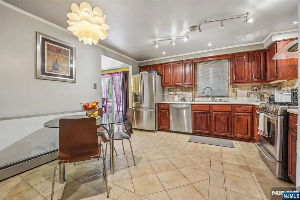 121 Wood Street Englewood, NJ 07631