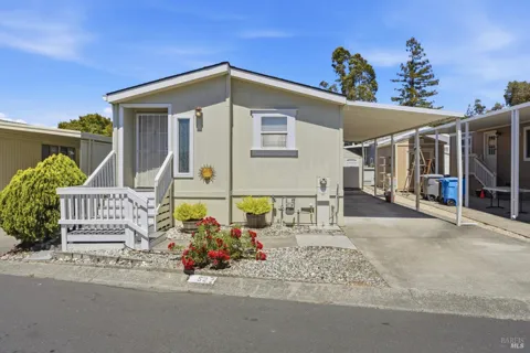 52 Oriole Way