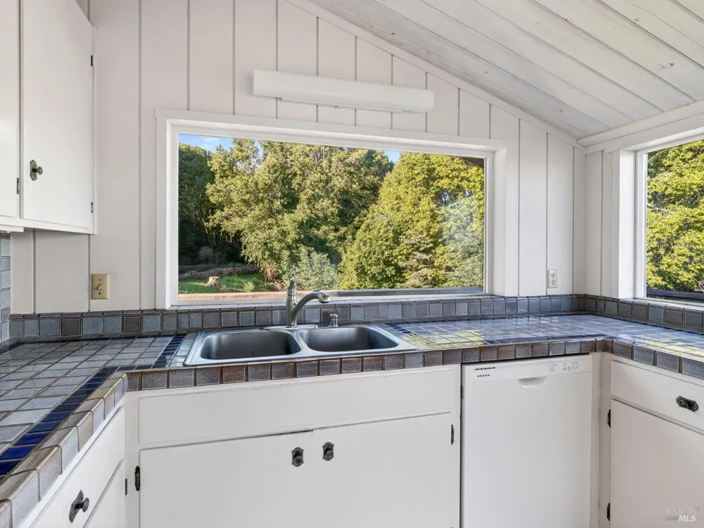 20 Redwood Avenue Inverness, CA 94937