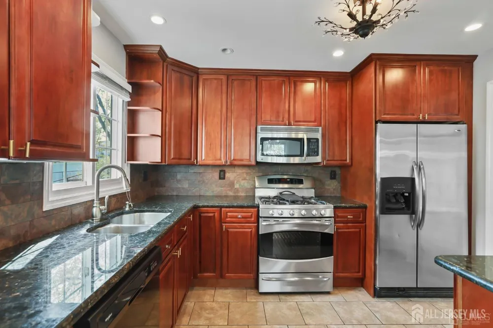 262 Wall Street Metuchen, NJ 08840