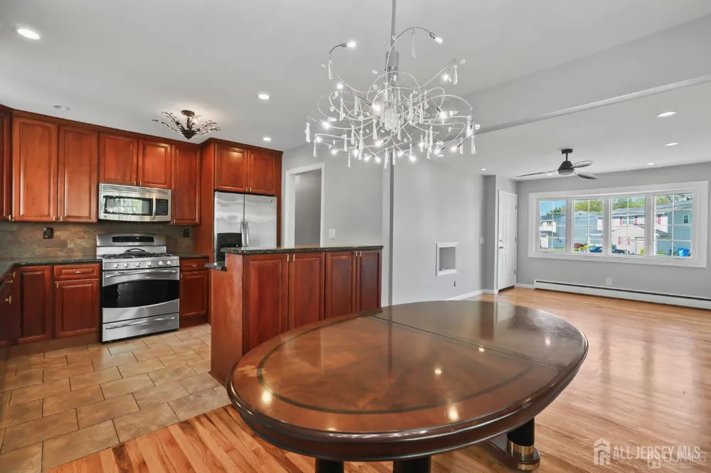 262 Wall Street Metuchen, NJ 08840