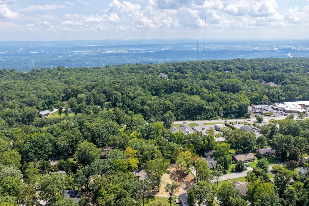 609 Albert Road Signal Mountain, TN 37377