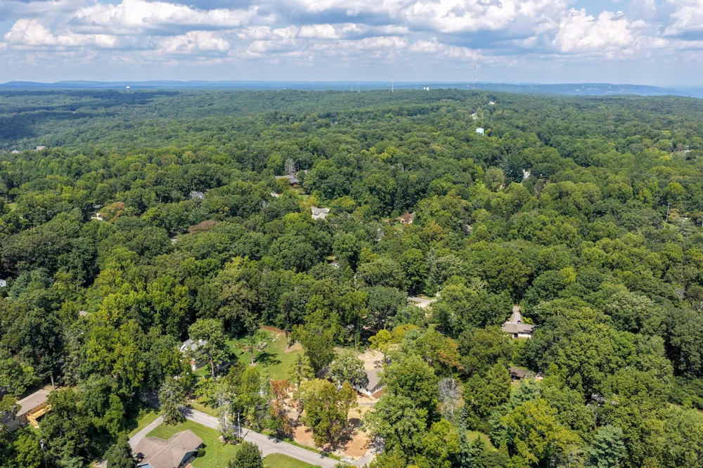 609 Albert Road Signal Mountain, TN 37377