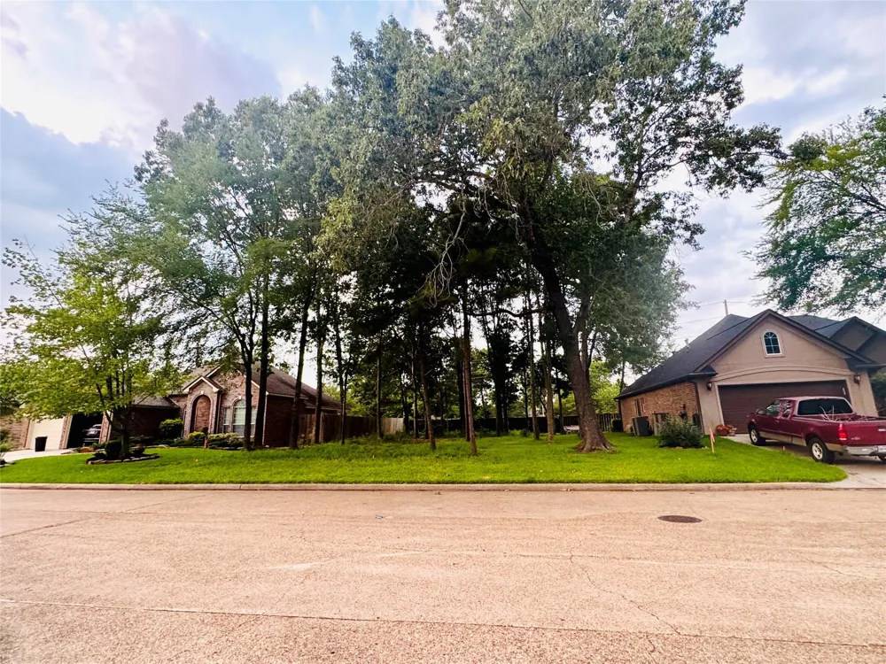 13602 Wintercrest Montgomery, TX 77356