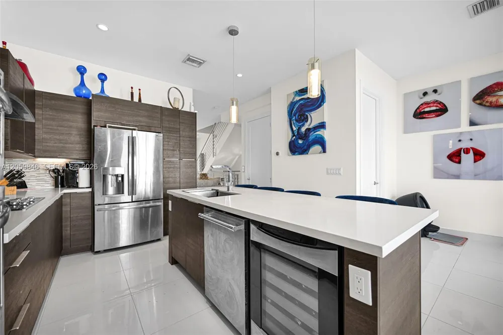 10350 NW 64th St Doral, FL 33178