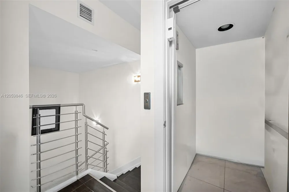 10350 NW 64th St Doral, FL 33178