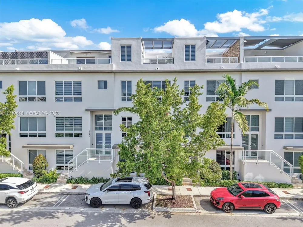10350 NW 64th St Doral, FL 33178