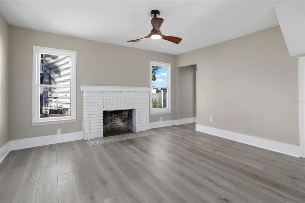821 E LEMON AVENUE Eustis, FL 32726