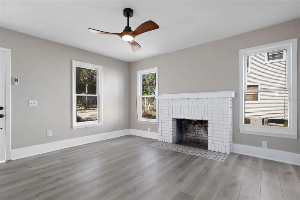 821 E LEMON AVENUE Eustis, FL 32726