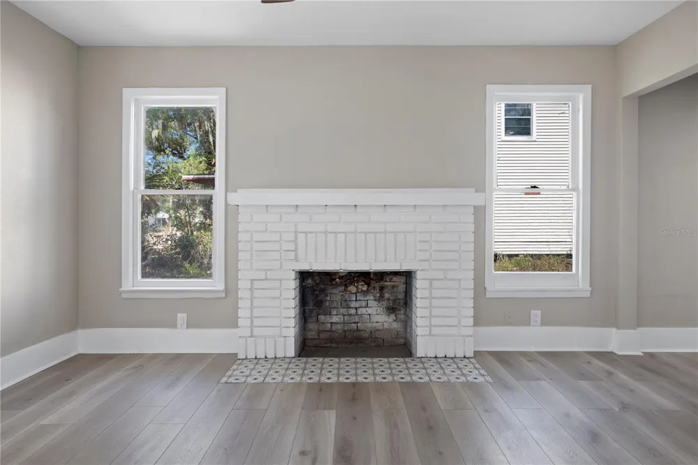 821 E LEMON AVENUE Eustis, FL 32726
