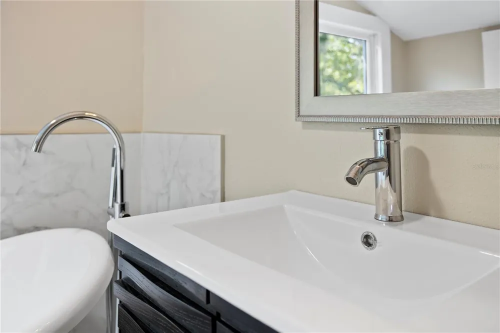 821 E LEMON AVENUE Eustis, FL 32726