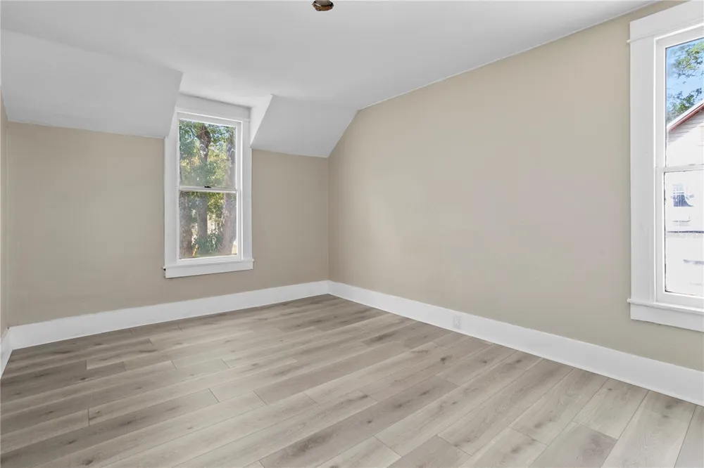821 E LEMON AVENUE Eustis, FL 32726