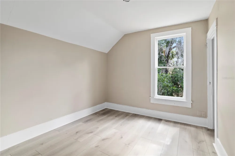 821 E LEMON AVENUE Eustis, FL 32726