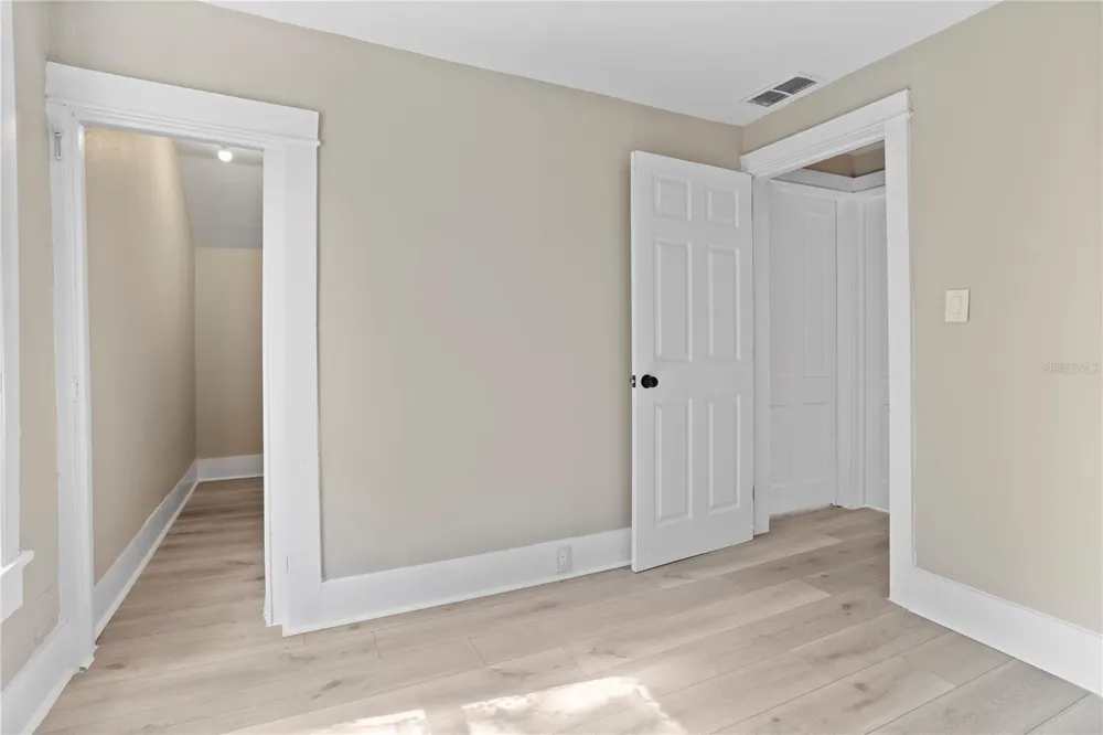821 E LEMON AVENUE Eustis, FL 32726