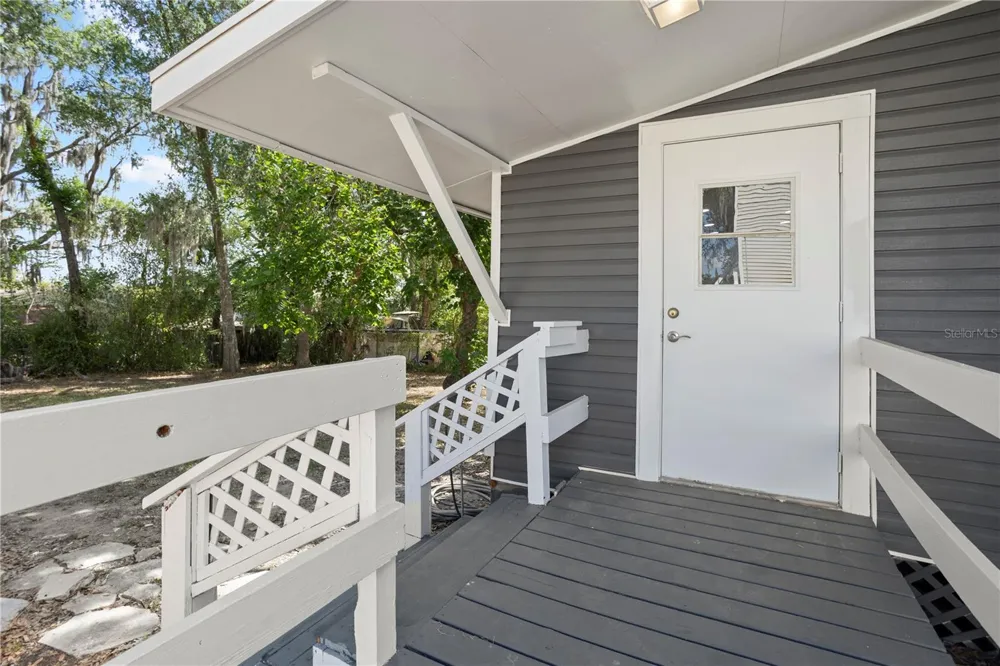 821 E LEMON AVENUE Eustis, FL 32726