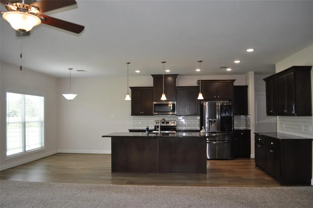 2502 Majestic Oaks Court Rosharon, TX 77583