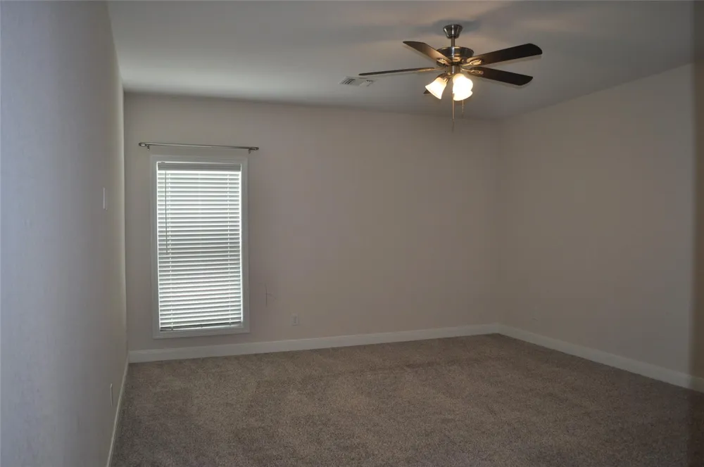 2502 Majestic Oaks Court Rosharon, TX 77583