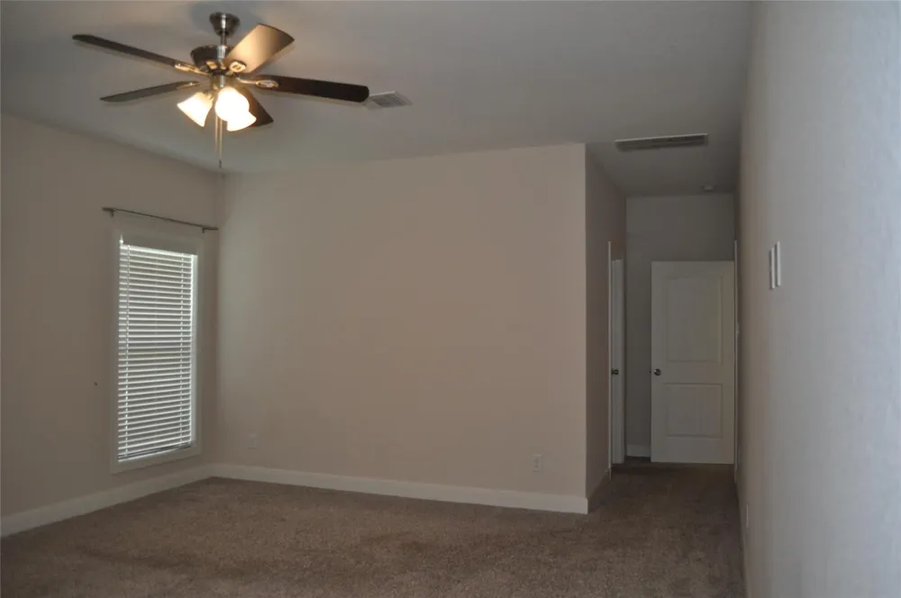 2502 Majestic Oaks Court Rosharon, TX 77583
