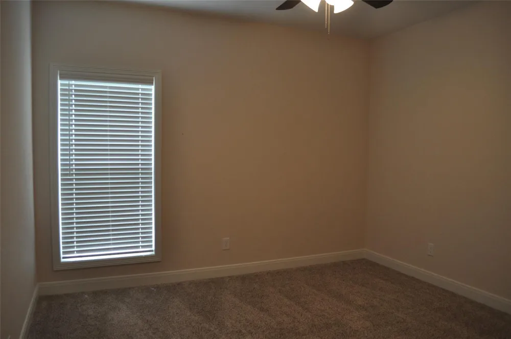2502 Majestic Oaks Court Rosharon, TX 77583