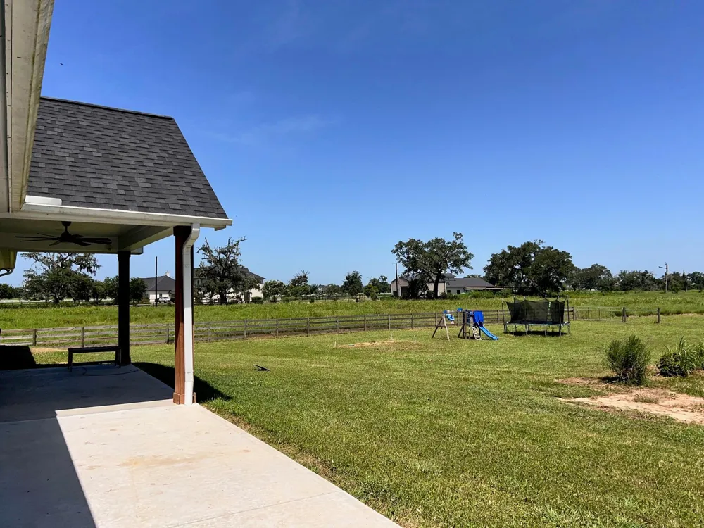 2502 Majestic Oaks Court Rosharon, TX 77583